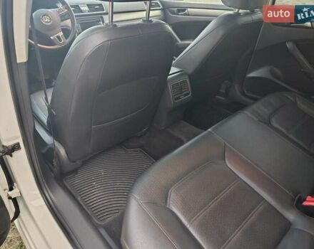 Фольксваген Пассат 2013 в Каменское - Днепродзержинск на Automoto.ua Белый Фольксваген Пассат, объемом двигателя 1.8 л и пробегом 206 тыс. км за 10299 $, фото 2 на Automoto.ua