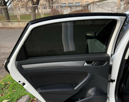 Білий Фольксваген Пассат, об'ємом двигуна 2.5 л та пробігом 220 тис. км за 10000 $, фото 18 на Automoto.ua