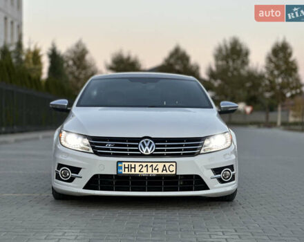 Фольксваген Пассат 2013 в Одессе на Automoto.ua Белый Фольксваген Пассат, объемом двигателя 1.98 л и пробегом 150 тыс. км за 12500 $, фото 11 на Automoto.ua