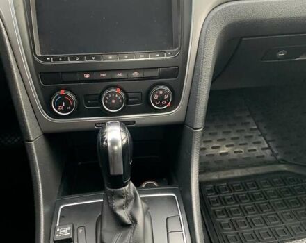 Белый Фольксваген Пассат, объемом двигателя 2.5 л и пробегом 121 тыс. км за 9800 $, фото 16 на Automoto.ua