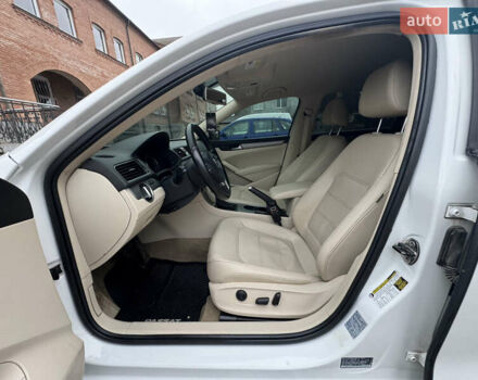 Белый Фольксваген Пассат, объемом двигателя 1.8 л и пробегом 261 тыс. км за 11500 $, фото 12 на Automoto.ua