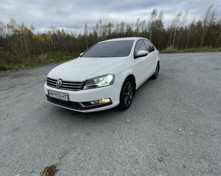 Фольксваген Пассат 2013 в Житомире на Automoto.ua Белый Фольксваген Пассат, объемом двигателя 1.97 л и пробегом 296 тыс. км за 9750 $, фото 1 на Automoto.ua