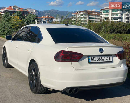 Белый Фольксваген Пассат, объемом двигателя 2.5 л и пробегом 126 тыс. км за 10600 $, фото 11 на Automoto.ua