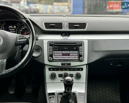 Фольксваген Пассат 2013 в Киеве на Automoto.ua Белый Фольксваген Пассат, объемом двигателя 1.6 л и пробегом 194 тыс. км за 11400 $, фото 13 на Automoto.ua