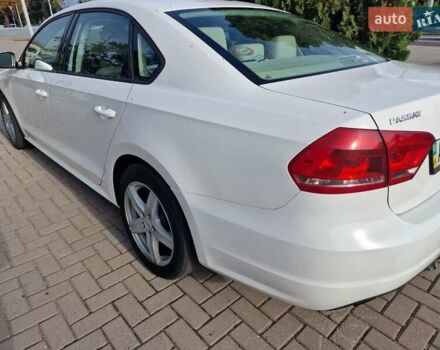 Фольксваген Пассат 2013 в Запорожье на Automoto.ua Белый Фольксваген Пассат, объемом двигателя 2.48 л и пробегом 192 тыс. км за 10500 $, фото 14 на Automoto.ua