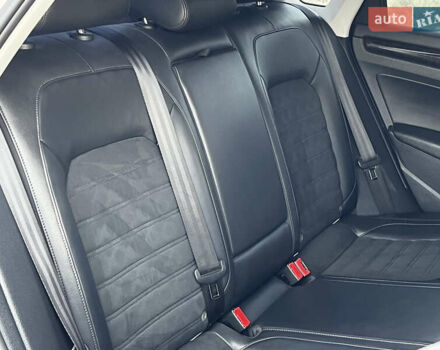 Фольксваген Пассат 2013 в Вышгороде на Automoto.ua Белый Фольксваген Пассат, объемом двигателя 1.97 л и пробегом 102 тыс. км за 14000 $, фото 20 на Automoto.ua