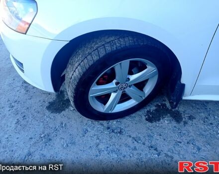 Белый Фольксваген Пассат, объемом двигателя 2.5 л и пробегом 201 тыс. км за 10500 $, фото 6 на Automoto.ua