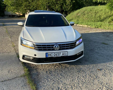 Белый Фольксваген Пассат, объемом двигателя 1.97 л и пробегом 304 тыс. км за 11400 $, фото 2 на Automoto.ua