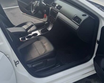 Білий Фольксваген Пассат, об'ємом двигуна 2.5 л та пробігом 174 тис. км за 11700 $, фото 17 на Automoto.ua