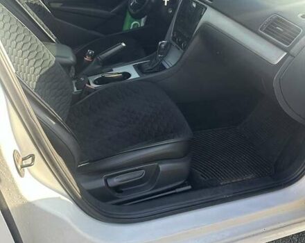 Белый Фольксваген Пассат, объемом двигателя 2 л и пробегом 342 тыс. км за 10000 $, фото 3 на Automoto.ua