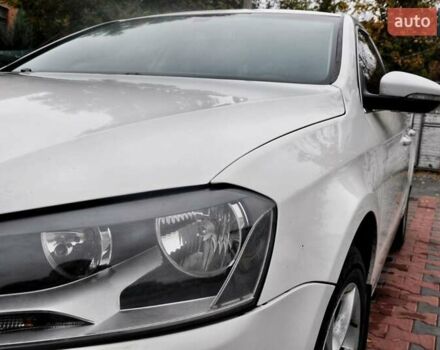 Белый Фольксваген Пассат, объемом двигателя 2 л и пробегом 195 тыс. км за 9000 $, фото 1 на Automoto.ua