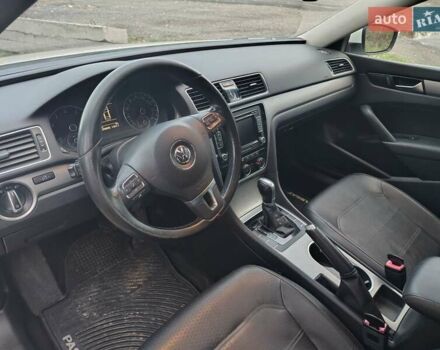 Фольксваген Пассат 2013 в Каменское - Днепродзержинск на Automoto.ua Белый Фольксваген Пассат, объемом двигателя 1.8 л и пробегом 206 тыс. км за 10299 $, фото 5 на Automoto.ua