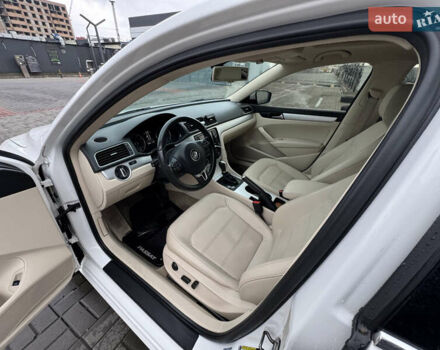 Белый Фольксваген Пассат, объемом двигателя 2.5 л и пробегом 249 тыс. км за 9900 $, фото 5 на Automoto.ua