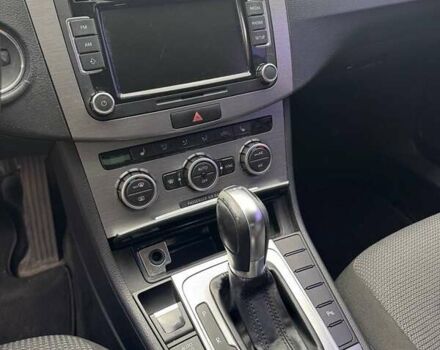 Белый Фольксваген Пассат, объемом двигателя 1.8 л и пробегом 236 тыс. км за 11000 $, фото 5 на Automoto.ua