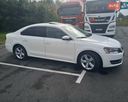 Білий Фольксваген Пассат, об'ємом двигуна 2.5 л та пробігом 174 тис. км за 11700 $, фото 10 на Automoto.ua