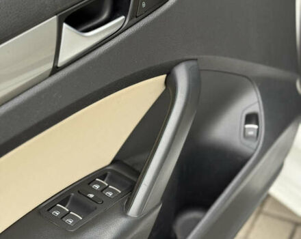 Фольксваген Пассат 2013 в Николаеве на Automoto.ua Белый Фольксваген Пассат, объемом двигателя 2.5 л и пробегом 170 тыс. км за 9900 $, фото 4 на Automoto.ua