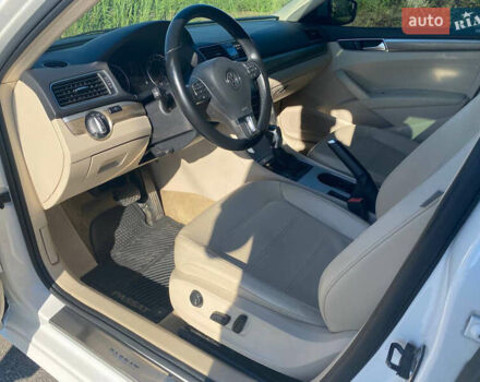 Белый Фольксваген Пассат, объемом двигателя 2.5 л и пробегом 126 тыс. км за 10600 $, фото 27 на Automoto.ua