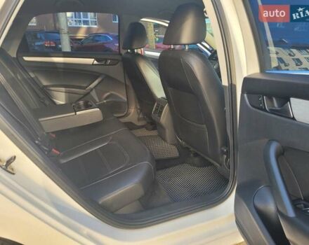 Белый Фольксваген Пассат, объемом двигателя 2.5 л и пробегом 278 тыс. км за 9300 $, фото 6 на Automoto.ua