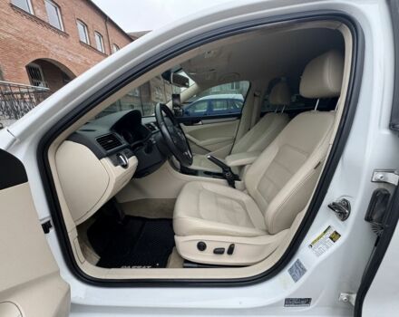 Белый Фольксваген Пассат, объемом двигателя 1.8 л и пробегом 261 тыс. км за 11500 $, фото 11 на Automoto.ua