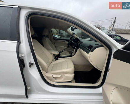 Белый Фольксваген Пассат, объемом двигателя 1.8 л и пробегом 261 тыс. км за 11500 $, фото 11 на Automoto.ua