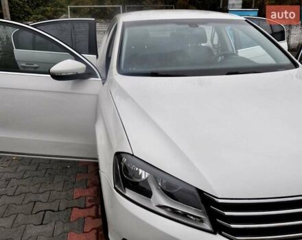 Белый Фольксваген Пассат, объемом двигателя 2 л и пробегом 195 тыс. км за 9000 $, фото 7 на Automoto.ua