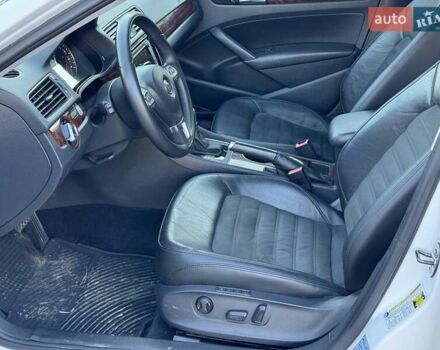 Білий Фольксваген Пассат, об'ємом двигуна 2 л та пробігом 222 тис. км за 14190 $, фото 12 на Automoto.ua