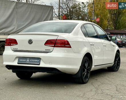 Фольксваген Пассат 2013 в Киеве на Automoto.ua Белый Фольксваген Пассат, объемом двигателя 1.6 л и пробегом 194 тыс. км за 11400 $, фото 4 на Automoto.ua