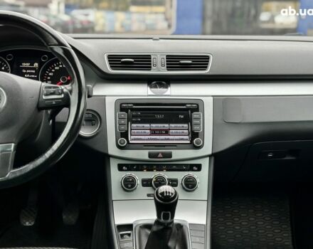 Белый Фольксваген Пассат, объемом двигателя 1.6 л и пробегом 194 тыс. км за 11400 $, фото 13 на Automoto.ua