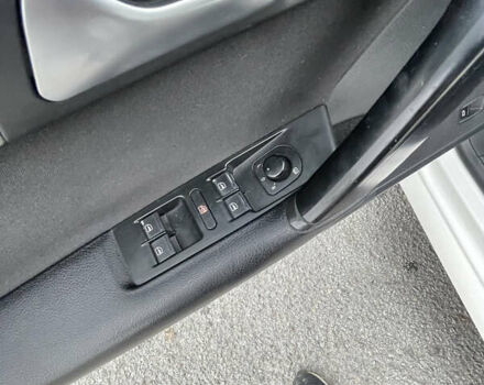 Фольксваген Пассат 2013 в Житомире на Automoto.ua Белый Фольксваген Пассат, объемом двигателя 1.97 л и пробегом 296 тыс. км за 9750 $, фото 12 на Automoto.ua