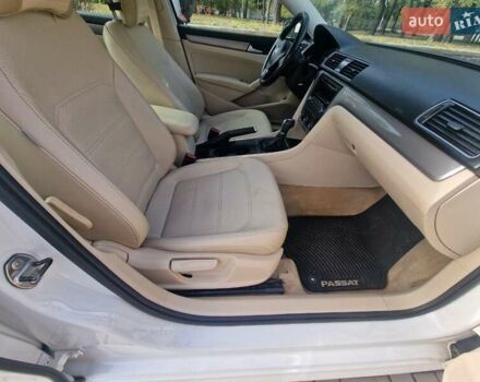 Фольксваген Пассат 2013 в Запорожье на Automoto.ua Белый Фольксваген Пассат, объемом двигателя 2.48 л и пробегом 192 тыс. км за 10500 $, фото 8 на Automoto.ua