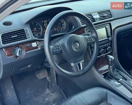 Білий Фольксваген Пассат, об'ємом двигуна 2 л та пробігом 222 тис. км за 14190 $, фото 13 на Automoto.ua