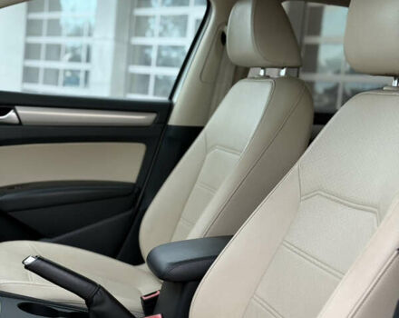 Фольксваген Пассат 2013 в Николаеве на Automoto.ua Белый Фольксваген Пассат, объемом двигателя 2.5 л и пробегом 170 тыс. км за 9900 $, фото 10 на Automoto.ua