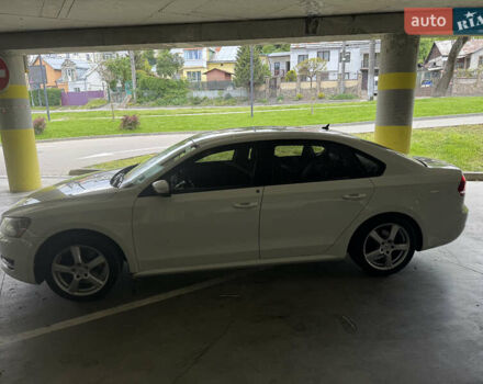 Білий Фольксваген Пассат, об'ємом двигуна 2.5 л та пробігом 250 тис. км за 8700 $, фото 3 на Automoto.ua