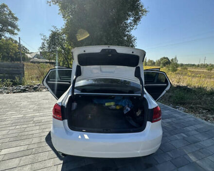 Білий Фольксваген Пассат, об'ємом двигуна 2.46 л та пробігом 241 тис. км за 9100 $, фото 8 на Automoto.ua