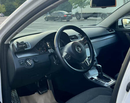 Білий Фольксваген Пассат, об'ємом двигуна 1.8 л та пробігом 250 тис. км за 9900 $, фото 3 на Automoto.ua