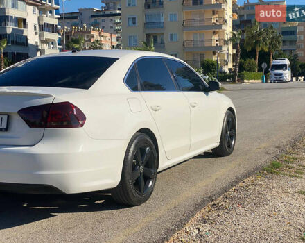 Белый Фольксваген Пассат, объемом двигателя 2.5 л и пробегом 126 тыс. км за 10600 $, фото 16 на Automoto.ua