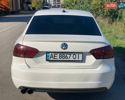 Белый Фольксваген Пассат, объемом двигателя 2.5 л и пробегом 126 тыс. км за 10600 $, фото 10 на Automoto.ua
