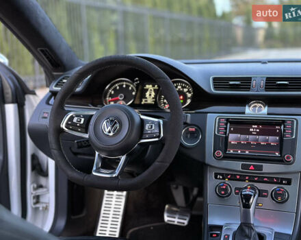 Фольксваген Пассат 2013 в Одессе на Automoto.ua Белый Фольксваген Пассат, объемом двигателя 1.98 л и пробегом 150 тыс. км за 12500 $, фото 51 на Automoto.ua