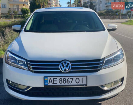 Белый Фольксваген Пассат, объемом двигателя 2.5 л и пробегом 126 тыс. км за 10600 $, фото 4 на Automoto.ua
