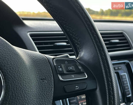 Фольксваген Пассат 2013 в Вышгороде на Automoto.ua Белый Фольксваген Пассат, объемом двигателя 1.97 л и пробегом 102 тыс. км за 14000 $, фото 31 на Automoto.ua