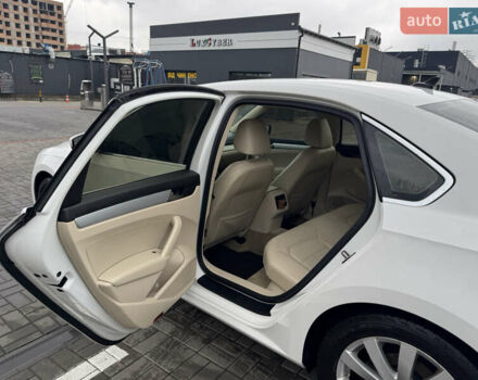 Белый Фольксваген Пассат, объемом двигателя 2.5 л и пробегом 249 тыс. км за 9900 $, фото 10 на Automoto.ua