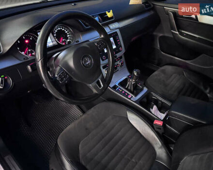 Белый Фольксваген Пассат, объемом двигателя 2 л и пробегом 230 тыс. км за 9400 $, фото 6 на Automoto.ua