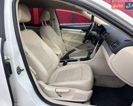 Білий Фольксваген Пассат, об'ємом двигуна 2.5 л та пробігом 158 тис. км за 11290 $, фото 10 на Automoto.ua