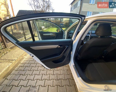 Белый Фольксваген Пассат, объемом двигателя 1.97 л и пробегом 240 тыс. км за 11200 $, фото 12 на Automoto.ua