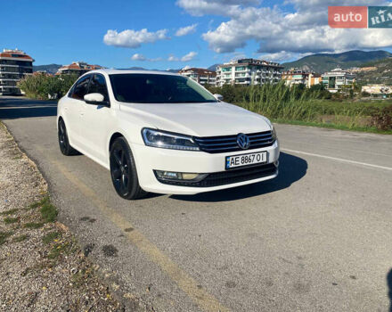 Белый Фольксваген Пассат, объемом двигателя 2.5 л и пробегом 126 тыс. км за 10600 $, фото 6 на Automoto.ua