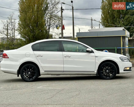 Фольксваген Пассат 2013 в Киеве на Automoto.ua Белый Фольксваген Пассат, объемом двигателя 1.6 л и пробегом 194 тыс. км за 11400 $, фото 5 на Automoto.ua