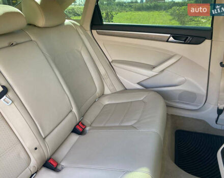 Белый Фольксваген Пассат, объемом двигателя 2.5 л и пробегом 126 тыс. км за 10600 $, фото 41 на Automoto.ua