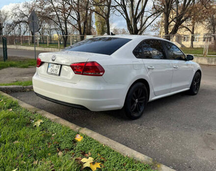 Білий Фольксваген Пассат, об'ємом двигуна 2.5 л та пробігом 220 тис. км за 10000 $, фото 5 на Automoto.ua