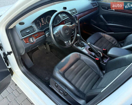 Белый Фольксваген Пассат, объемом двигателя 2 л и пробегом 154 тыс. км за 13200 $, фото 35 на Automoto.ua