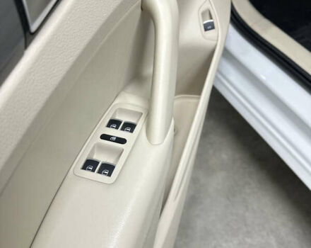 Білий Фольксваген Пассат, об'ємом двигуна 1.8 л та пробігом 153 тис. км за 10000 $, фото 7 на Automoto.ua